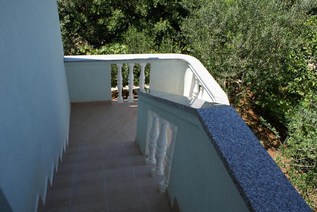 Apartments Jurjevic Petrcane Exterior foto